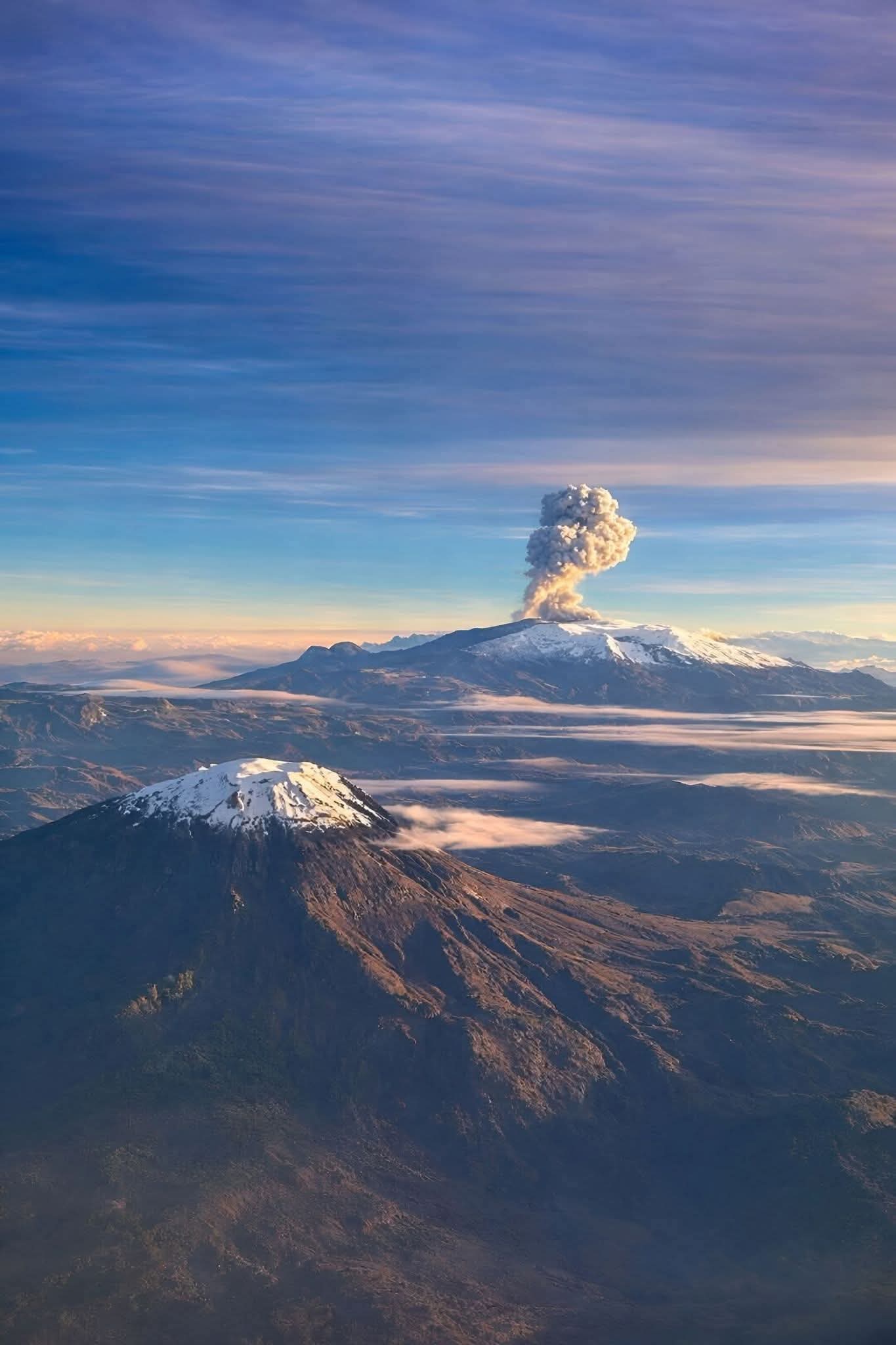Nevado del Ruiz - Emisión de ceniza